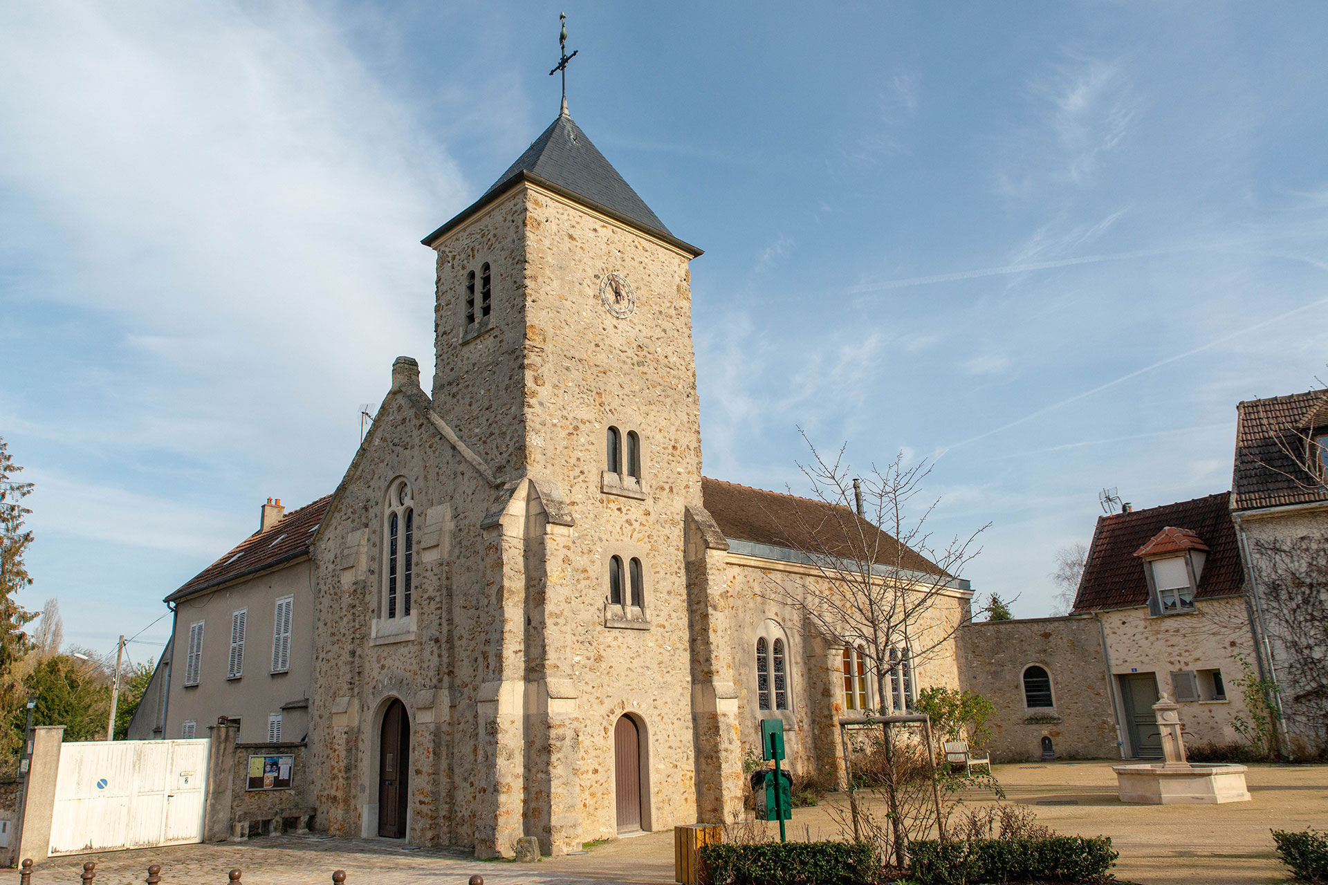 eglise-loges-01.jpg